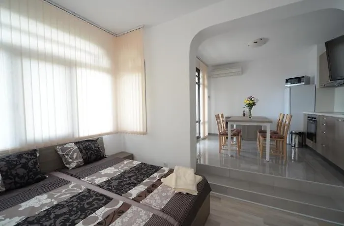 алла *